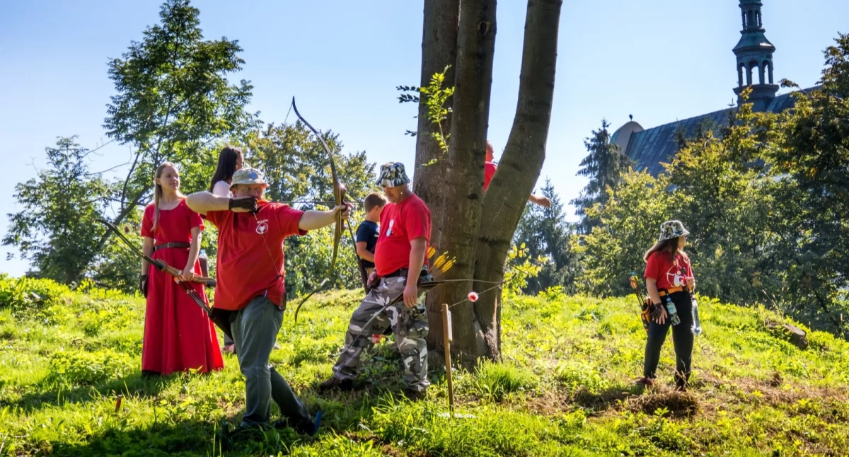 Inne sporty, Łucznicy zjadą Zamkowe Wzgórze  Zachęcamy zapisów zawody - zdjęcie, fotografia