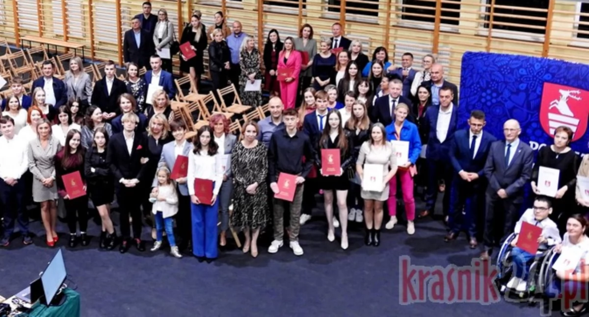 Szkoły średnie, Nagrody dobre wyniki nauce - zdjęcie, fotografia