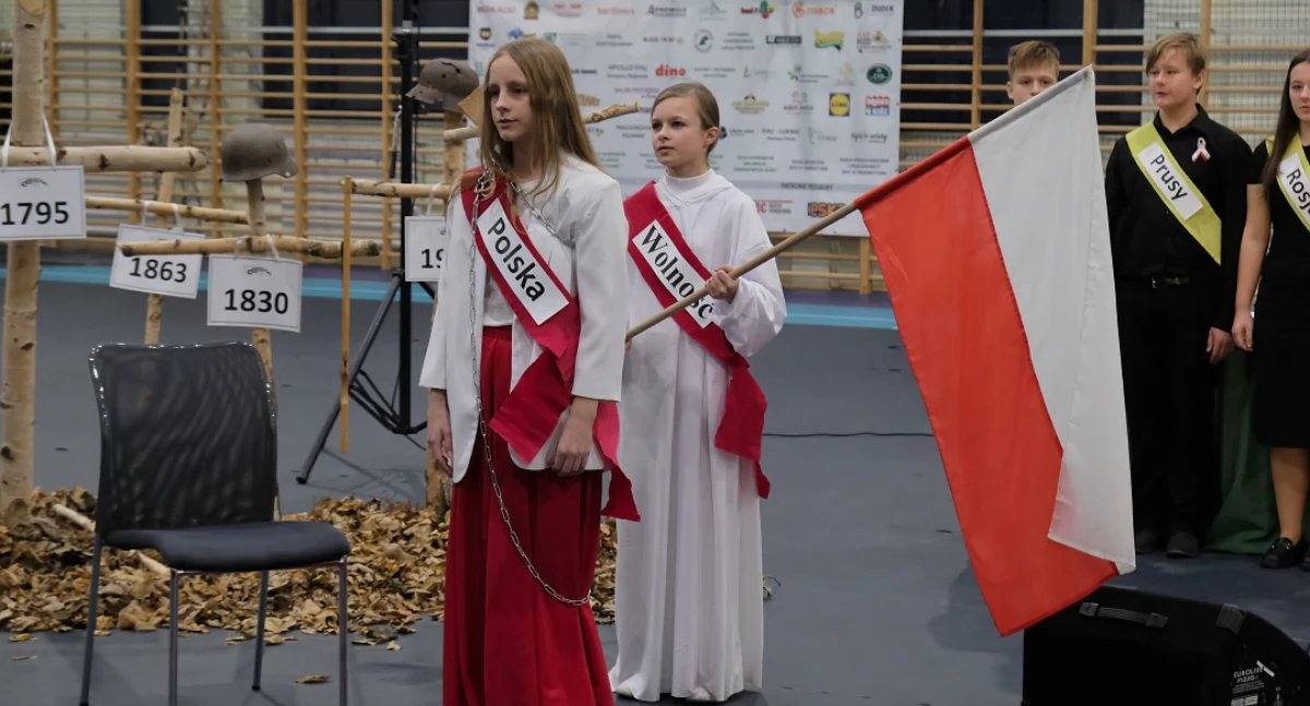Święta, patriotyczna niedziela Dzierzkowicach - zdjęcie, fotografia