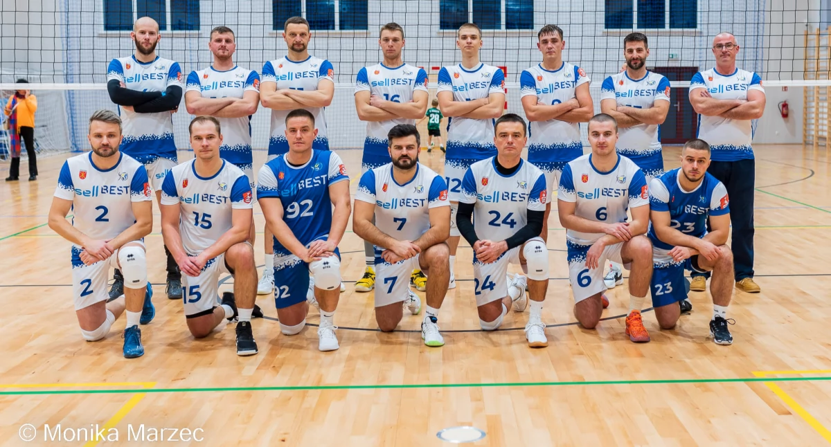 Siatkówka, początek przegrana Green Elite Wólka sellBEST Kraśnik - zdjęcie, fotografia
