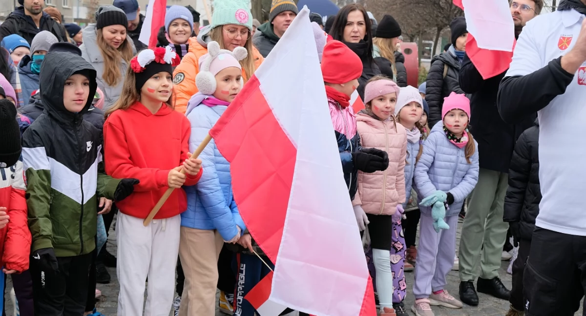 Wydarzenia, Świąteczne bieganie kraśnickim Rynku - zdjęcie, fotografia