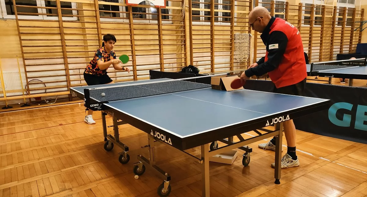 Inne sporty, Kraśnicki wiceliderem pingpongowej - zdjęcie, fotografia
