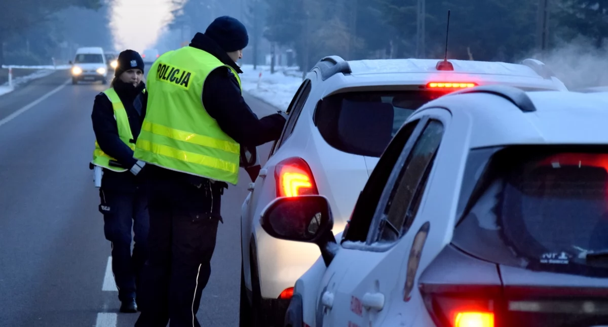 Policja, (nie)Trzeźwy poniedziałek - zdjęcie, fotografia