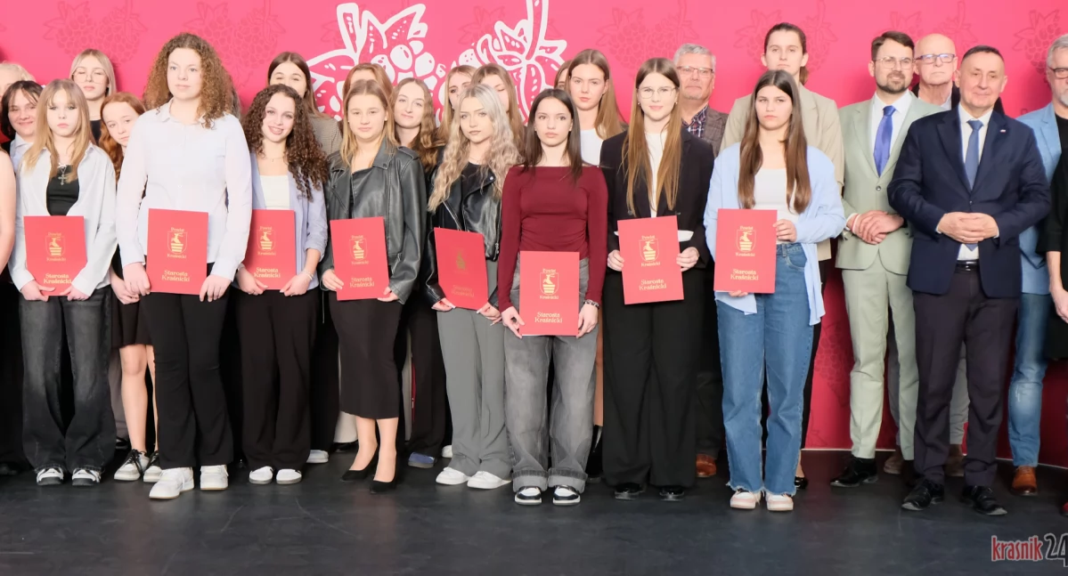 Inne sporty, Najlepsi sportowcy nagrodzeni przez powiat - zdjęcie, fotografia