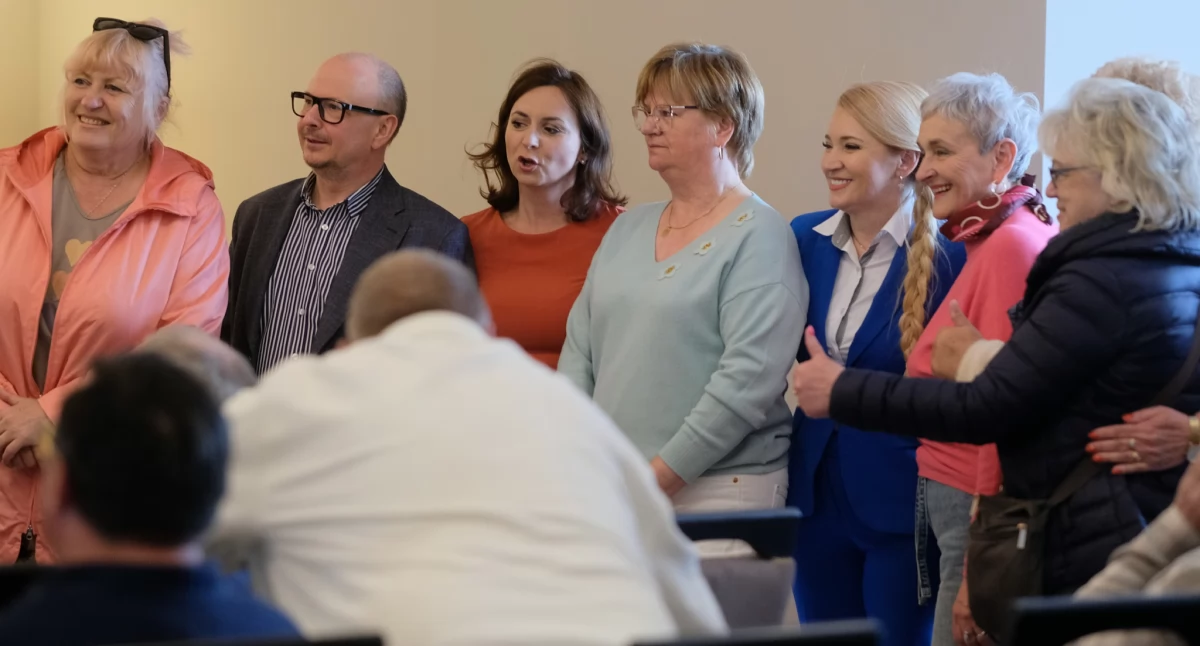 Polityka, Końcówka kampanii Rafała Trzaskowskiego Kraśniku posłankami senatorem - zdjęcie, fotografia