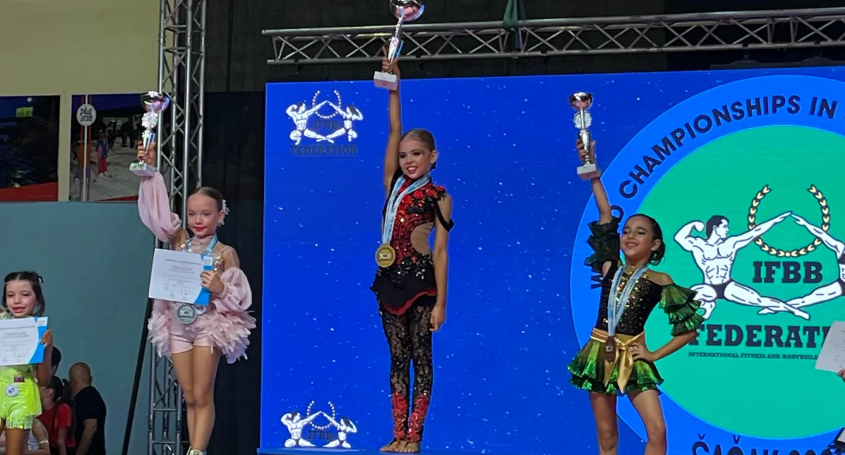 Inne sporty, Luiza mistrzynią świata fitness artystycznym - zdjęcie, fotografia