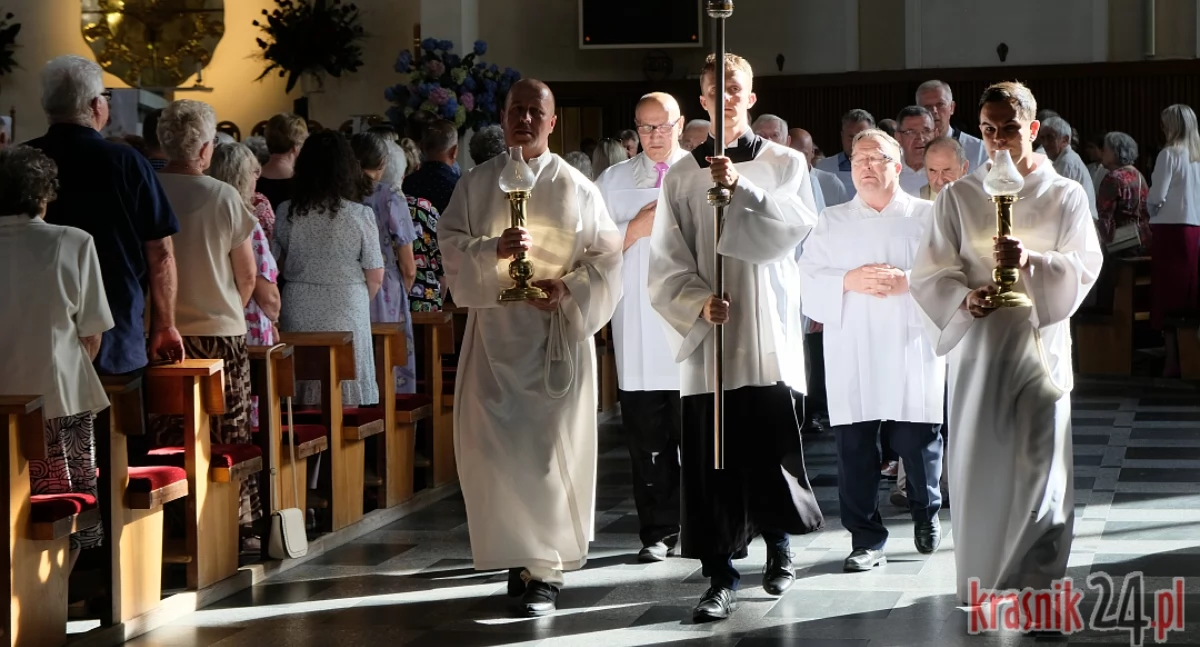 Kościół i religia, proboszcz zaczął posługę Józefa - zdjęcie, fotografia