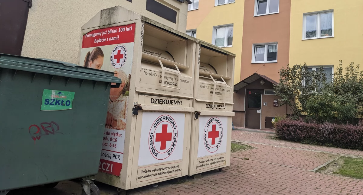 Dobroczynność, Kontenery znikną naszych - zdjęcie, fotografia