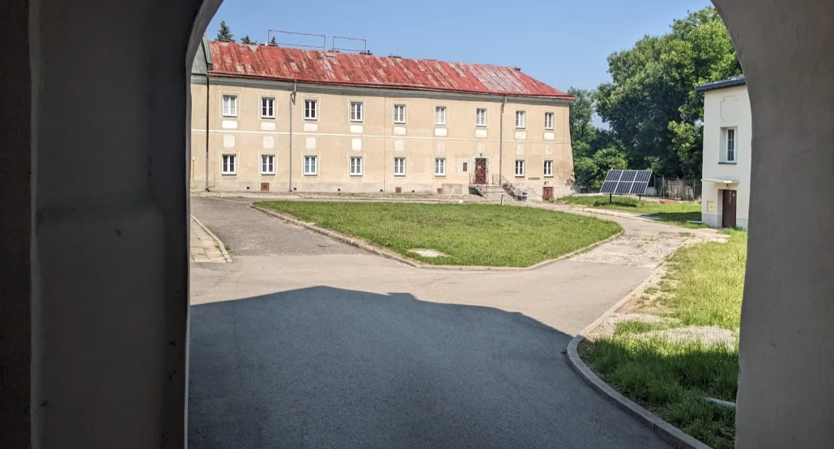 Kościół i religia, Klasztorny dziedziniec zacznie tętnić nowym życiem - zdjęcie, fotografia