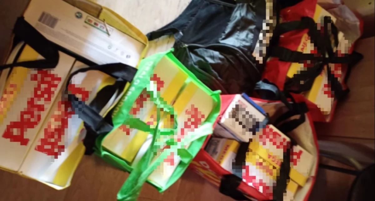 Kronika policyjna, Towar zdążył wjechać sklepu - zdjęcie, fotografia