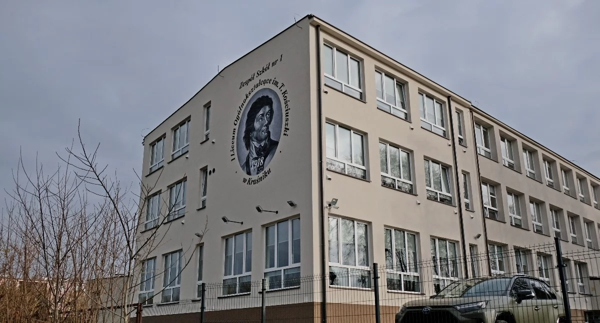 Szkoły średnie, Kraśnickie licea „Brązowymi Tarczami” - zdjęcie, fotografia