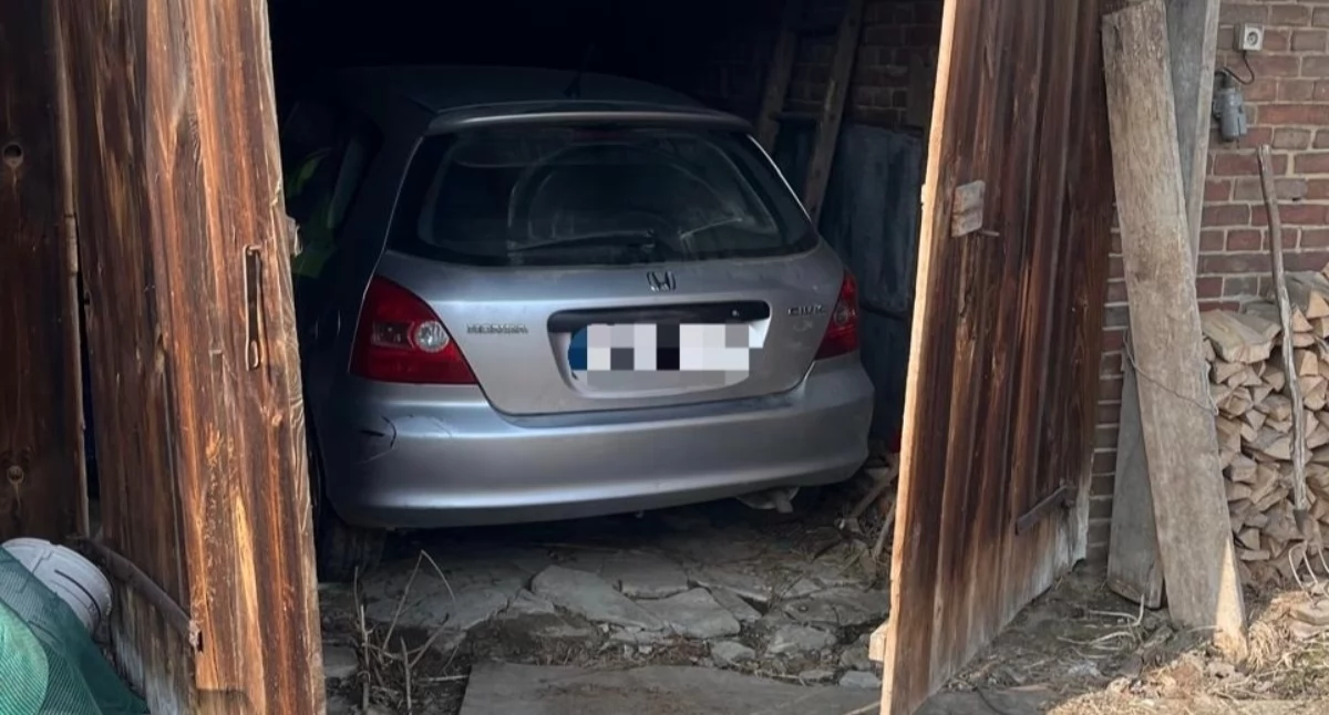Kronika policyjna, Honda zniknęła potem znalazła złodziejem zajęła policja - zdjęcie, fotografia