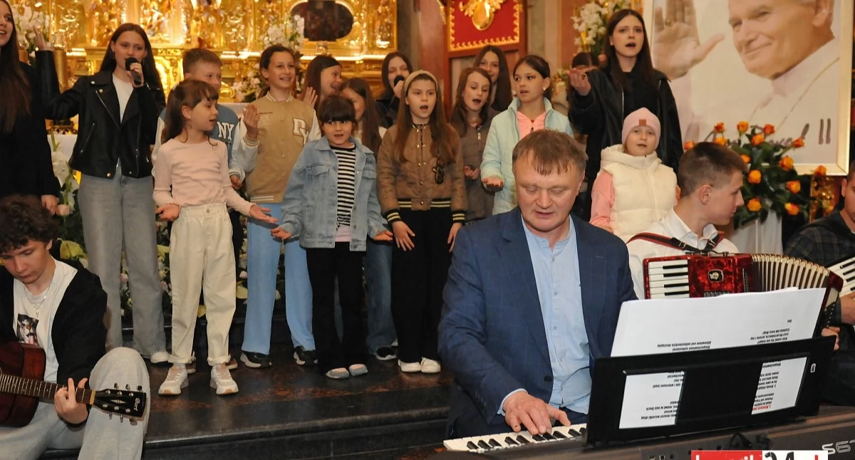 Kościół i religia, „Barka” ponownie połączyła mieszkańców Wyjątkowy wieczór kościele - zdjęcie, fotografia