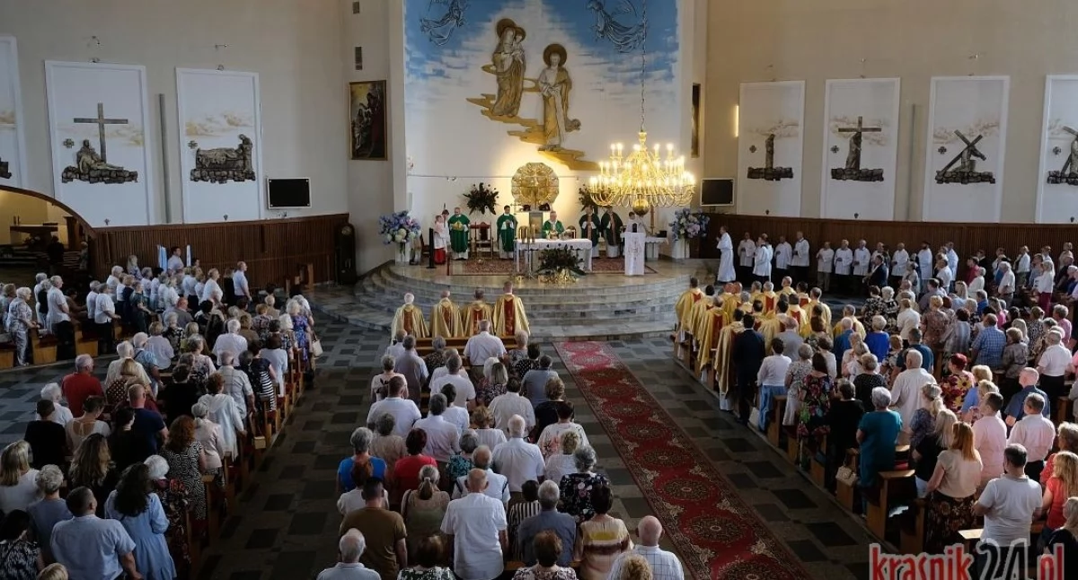 Kościół i religia, Zmiany księży lokalnych parafiach - zdjęcie, fotografia