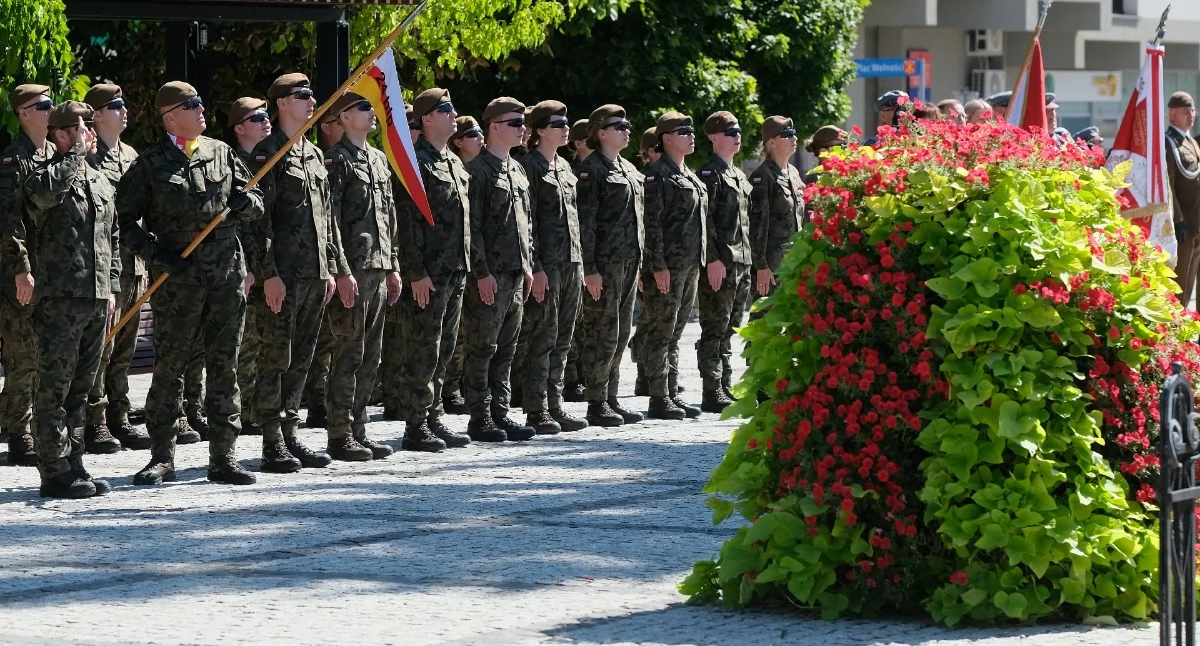 Wydarzenia, Wojskowo Patronką świąteczną sobotę - zdjęcie, fotografia