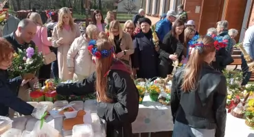 Liśnik Duży gra w pomaganie