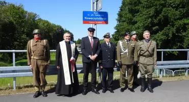 Urzędów uczcił swojego bohatera