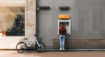 Mieszkańcy Kraśnika zakładają konta w bankach. Co warto wiedzieć na początek?