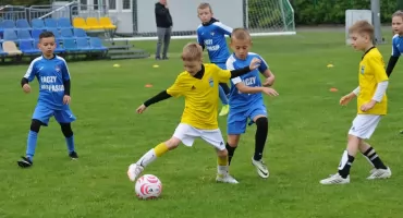 Blisko 200 młodych piłkarzy świętowało Dzień Dziecka na boiskach MOSiR