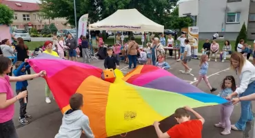 Słońce, zabawa i uśmiechy najmłodszych z okazji Dnia Dziecka