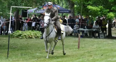 Ułańskiego świętowania dzień drugi. Było patriotycznie, religijnie, artystycznie i sportowo