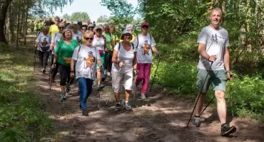 Chodzili z SZANSĄ. 140 uczestników na trasach VI Nadwiślańskiego Marszu Nordic Walking